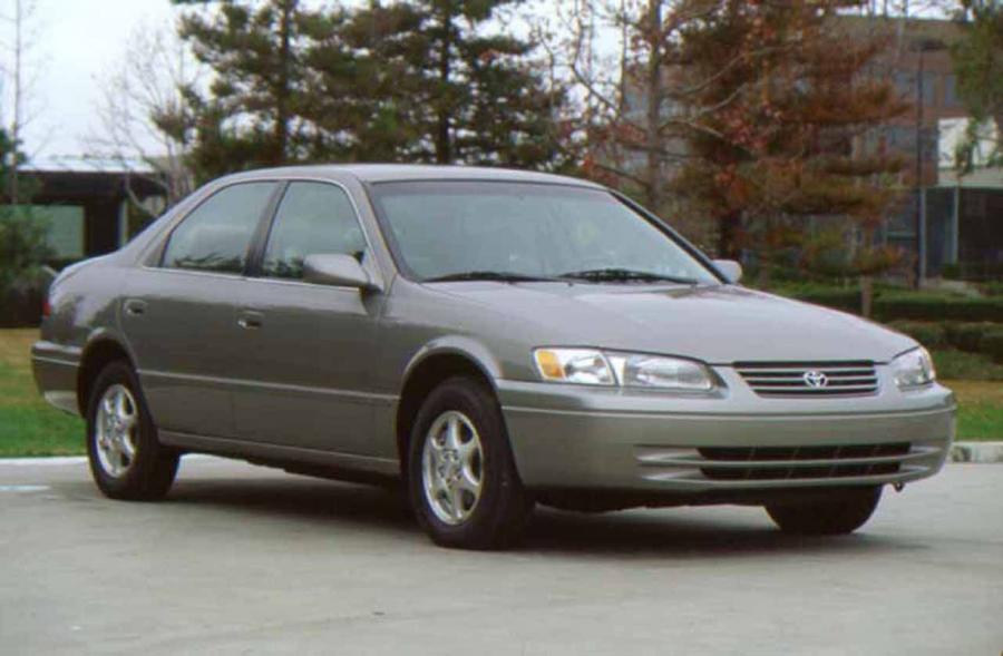  Toyota Camry 1997 года  (фото 9 из 13)